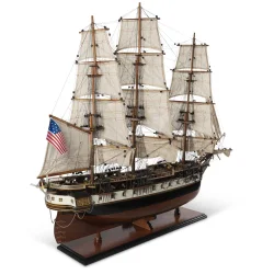 Modelskib - USS Constellation