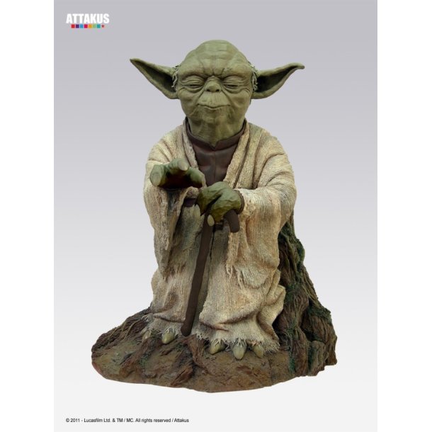 Star Wars: The Empire Strikes Back - Yoda Using the Force Statue