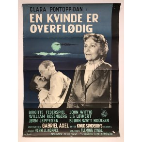 En kvinde er overfldig