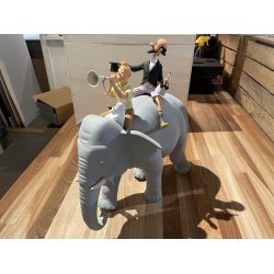 Tintin Figur - Tintin og Professor Philmon Siclone p ryggen af en elefant
