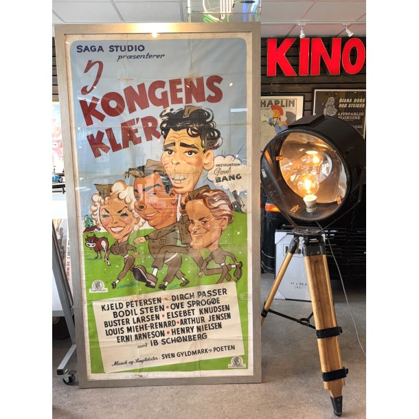 I kongens klæ'r