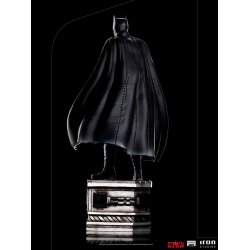 DC Comics: The Batman - Batman 1:10 Scale Statue
