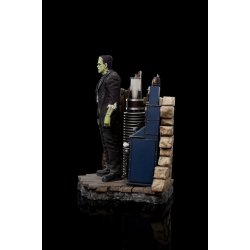 Universal Monsters: Frankenstein Monster Deluxe 1:10 Scale Statue