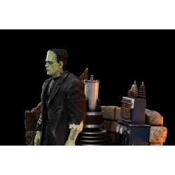 Universal Monsters: Frankenstein Monster Deluxe 1:10 Scale Statue