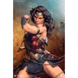 DC Comics: Wonder Woman 1:4 Scale Statue