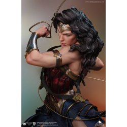 DC Comics: Wonder Woman 1:4 Scale Statue