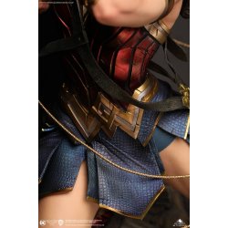 DC Comics: Wonder Woman 1:4 Scale Statue