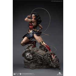 DC Comics: Wonder Woman 1:4 Scale Statue