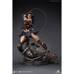 DC Comics: Wonder Woman 1:4 Scale Statue