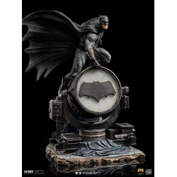 Zack Snyder's Justice League Deluxe Art Scale Statue 1/10 Batman on Batsignal 28 cm