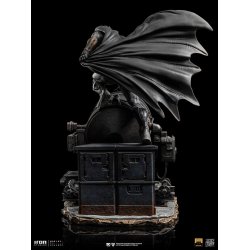 Zack Snyder's Justice League Deluxe Art Scale Statue 1/10 Batman on Batsignal 28 cm