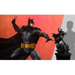 Batman (Black &amp; Gray Edition) - DC Comics Maquette 1/4 Scale (66 cm)