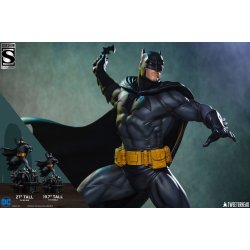 Batman (Black &amp; Gray Edition) - DC Comics Maquette 1/4 Scale (66 cm)