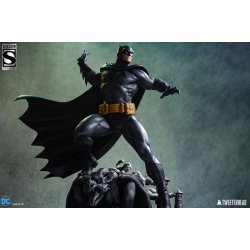 Batman (Black &amp; Gray Edition) - DC Comics Maquette 1/4 Scale (66 cm)