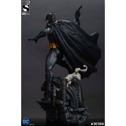 Batman (Black &amp; Gray Edition) - DC Comics Maquette 1/4 Scale (66 cm)